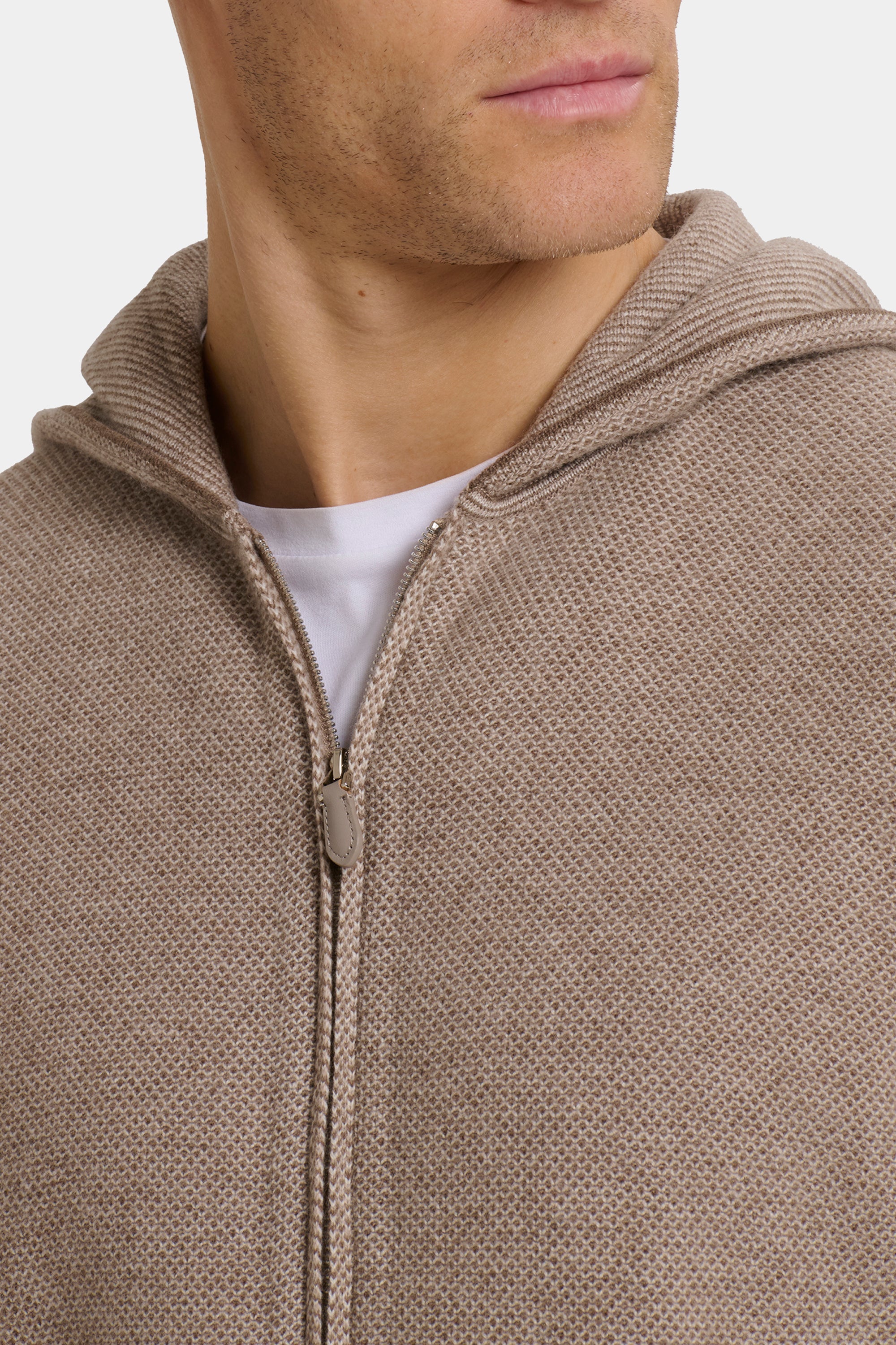 SUDADERA CON CAPUCHA Y CREMALLERA DE FARO