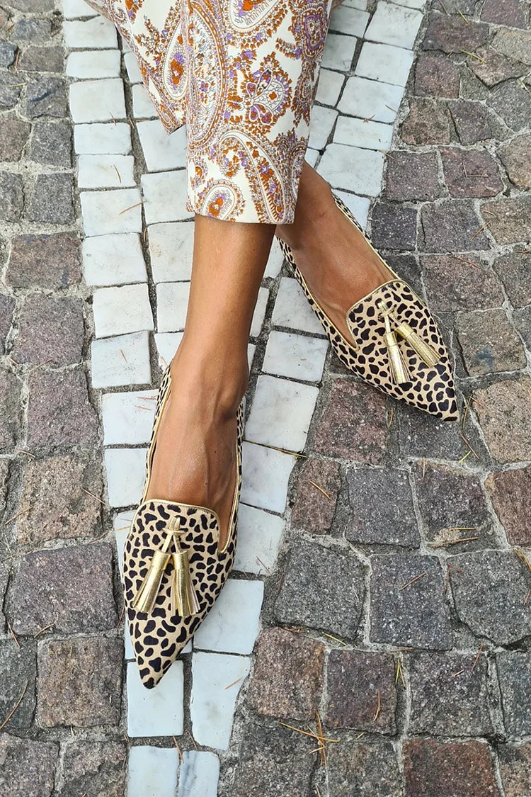Mocasines puntiagudos con borlas
