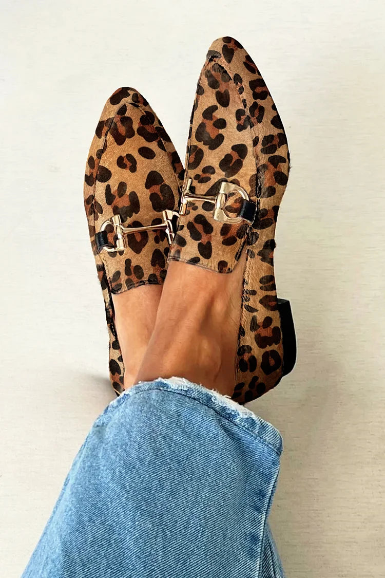 MOCASINES CON DETALLES METÁLICOS