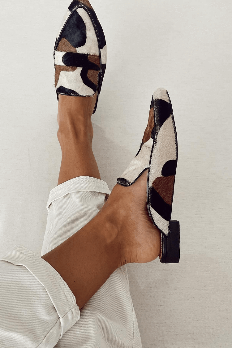 MOCASINES CON DISEÑO ABSTRACTO