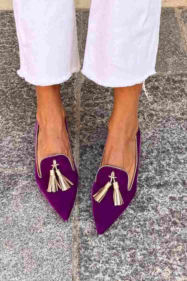 MOCASÍN ELEGANTE CON BORLAS