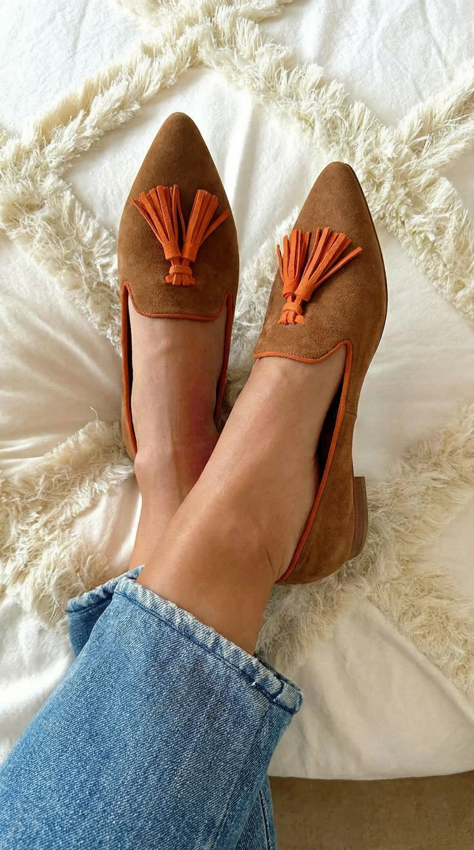 MOCASÍN ELEGANTE CON BORLAS