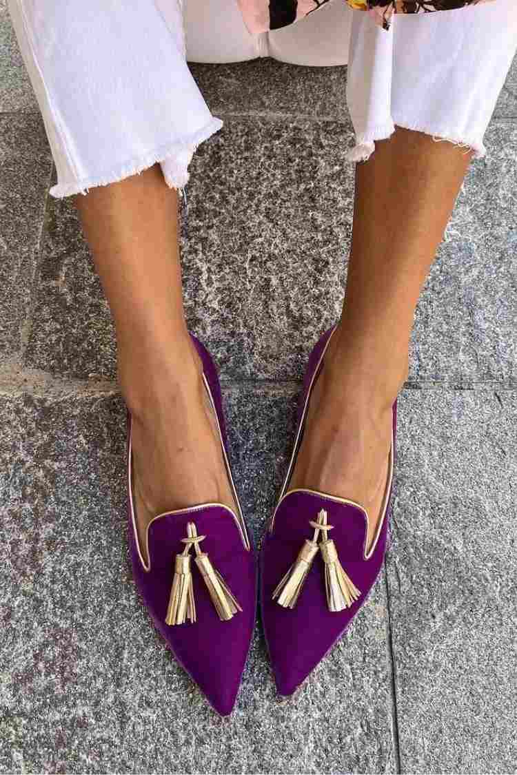 MOCASÍN ELEGANTE CON BORLAS