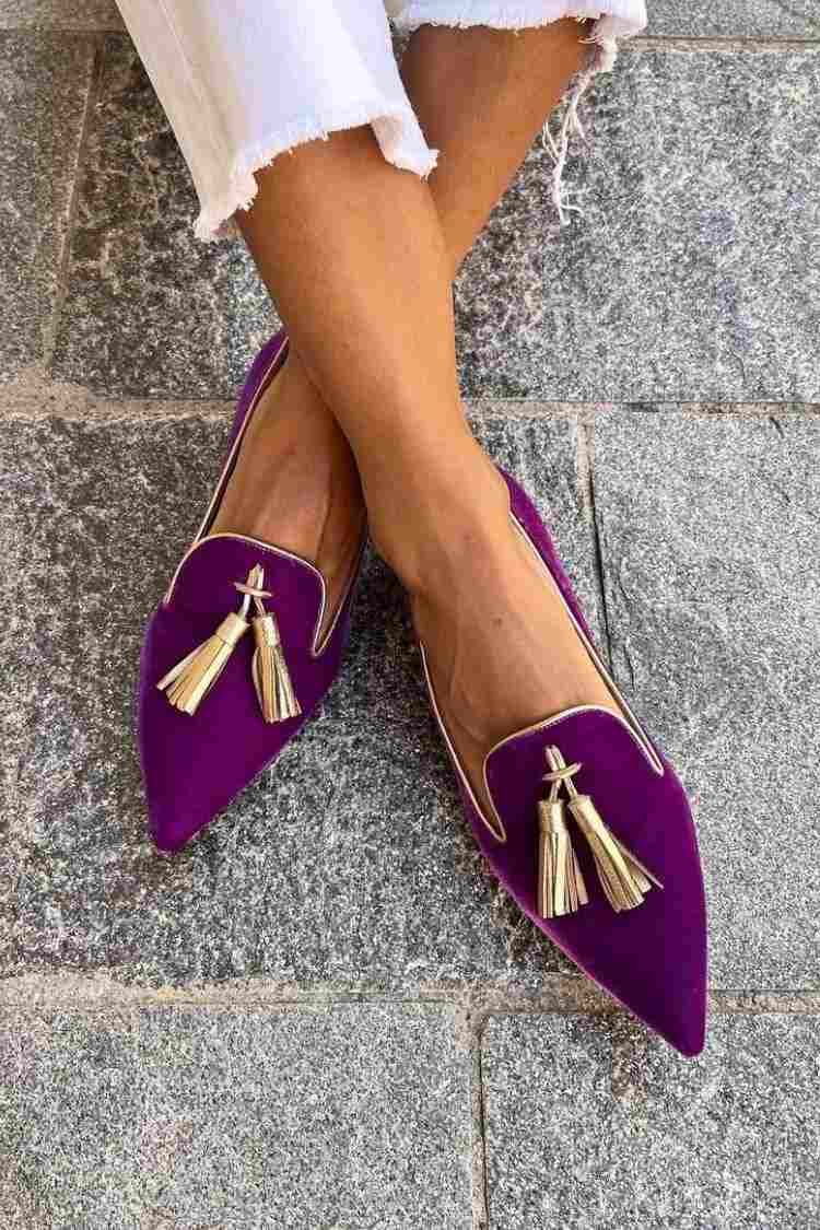 MOCASÍN ELEGANTE CON BORLAS