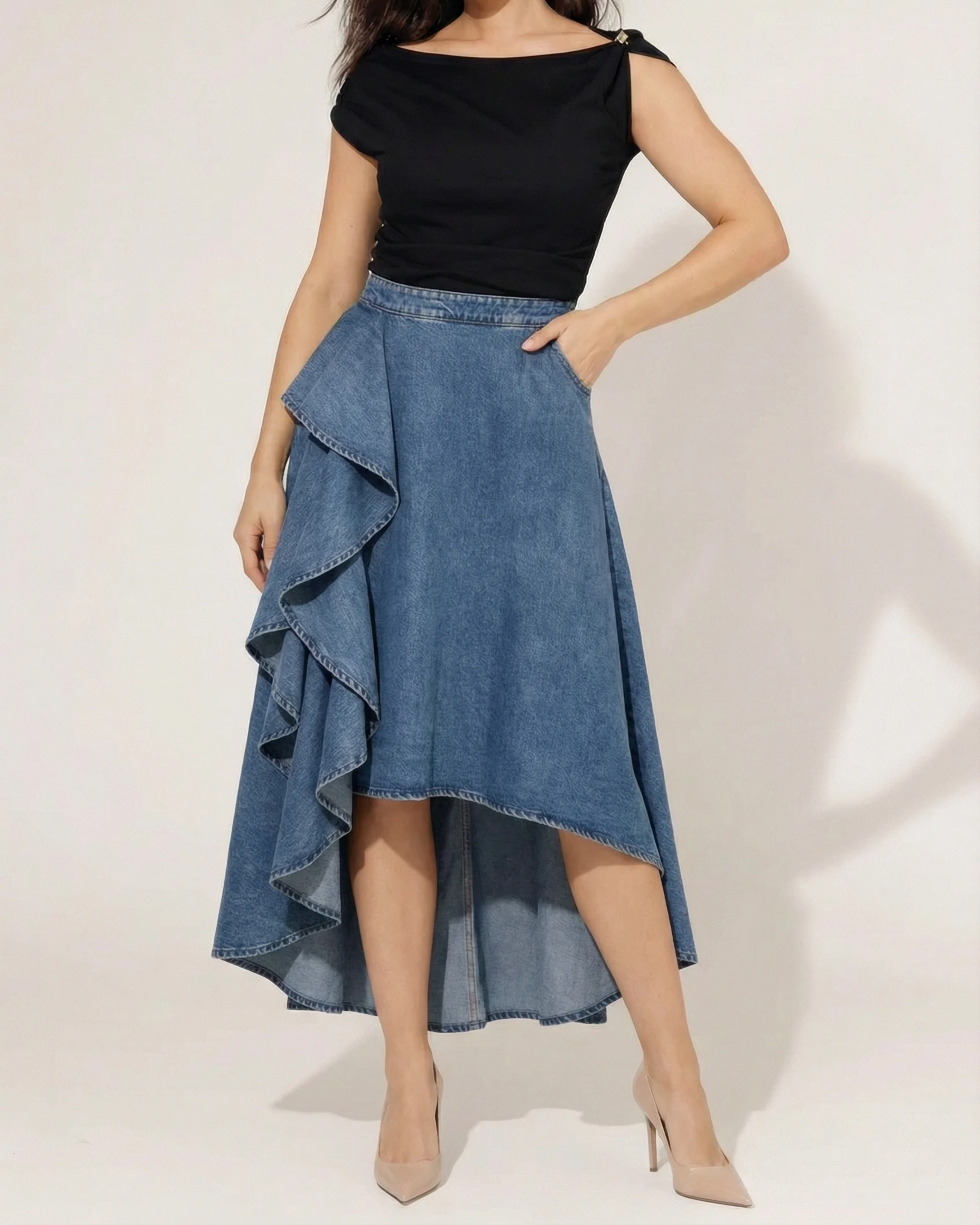 Falda con volantes de denim