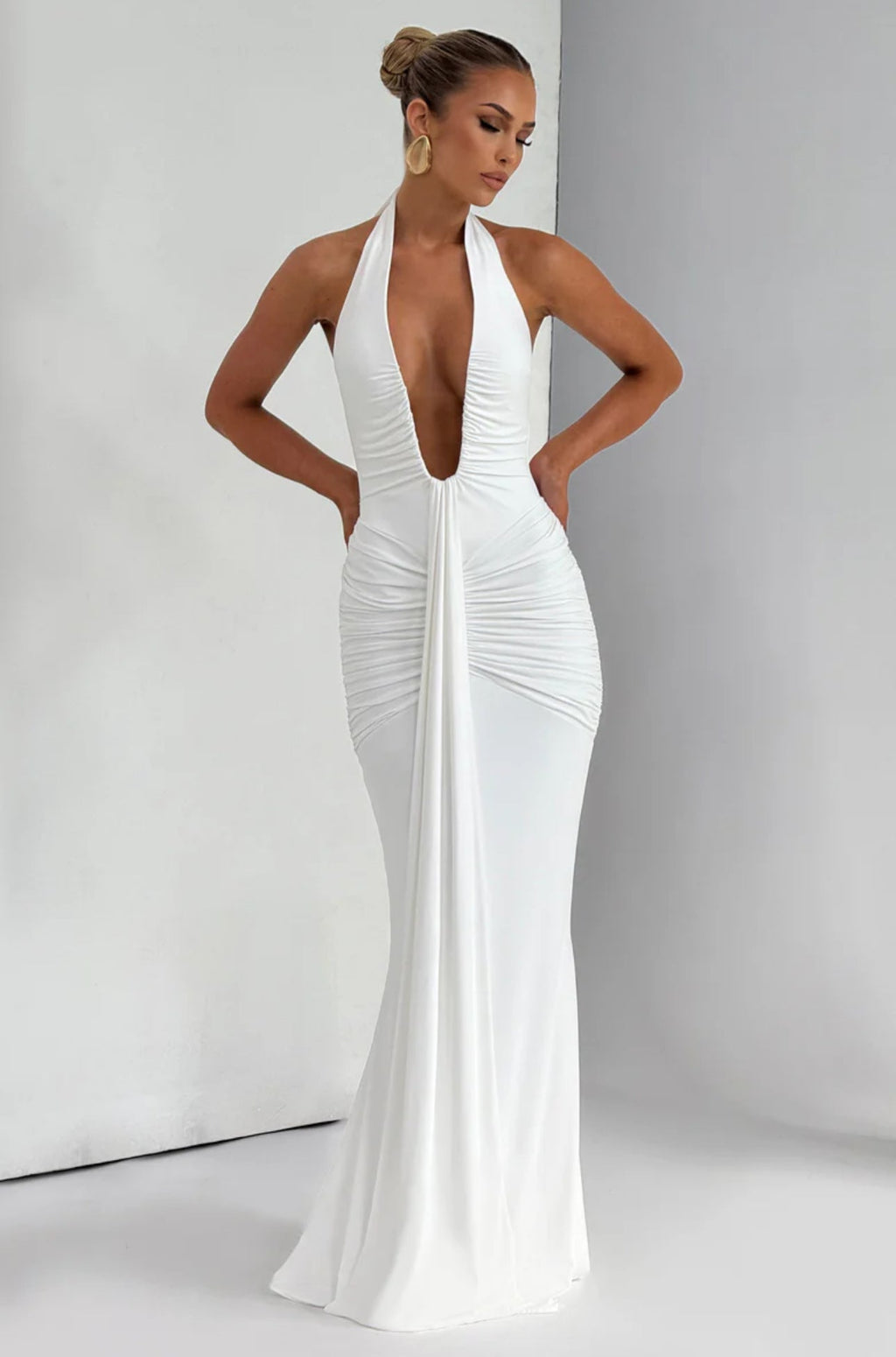 Vestido SKY™ -  Elegancia fluida con escote halter