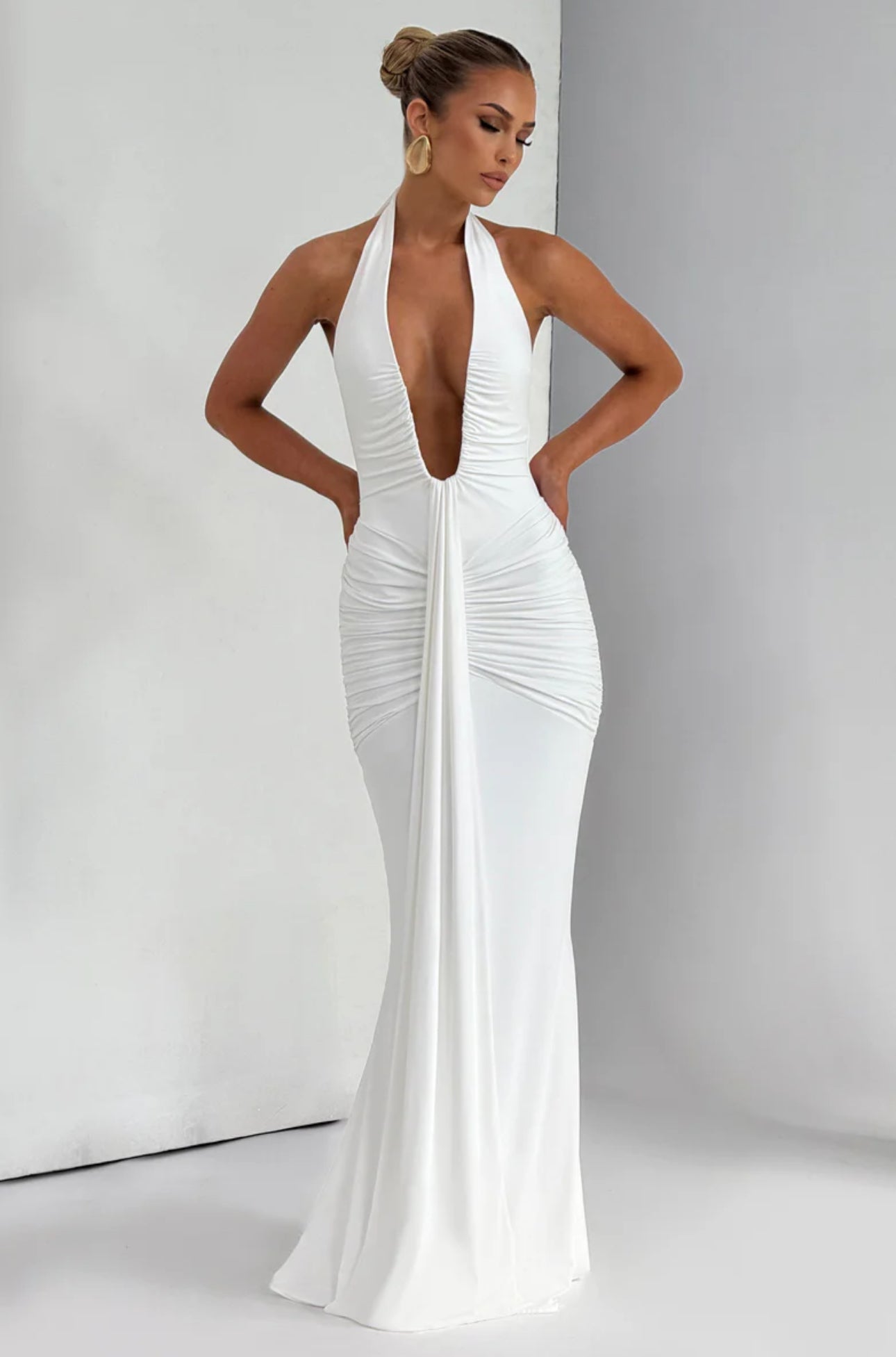 Vestido SKY™ -  Elegancia fluida con escote halter