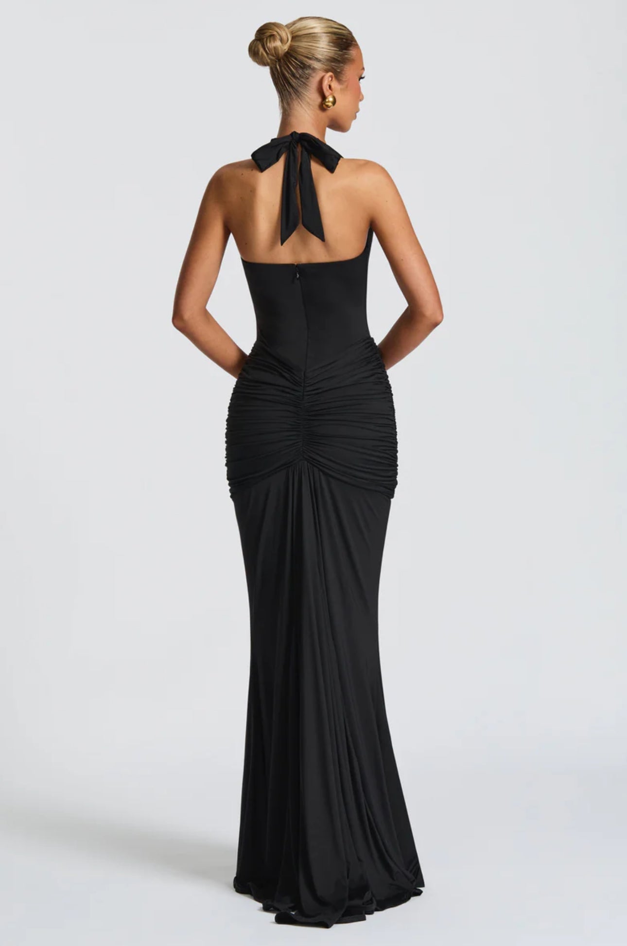 Vestido SKY™ -  Elegancia fluida con escote halter