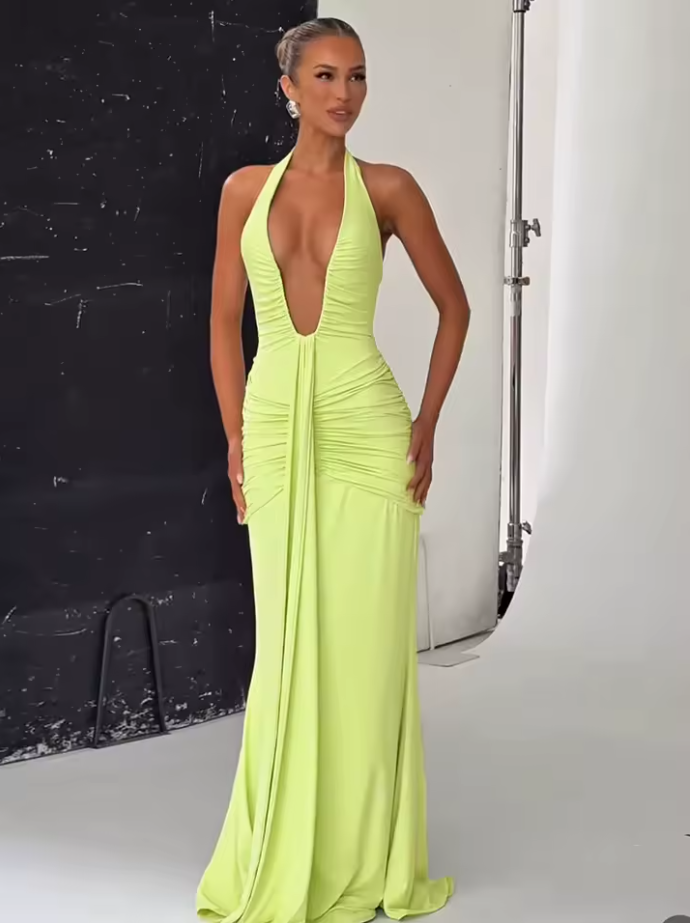 Vestido Halter Verde™ — La noche que empieza cuando tú llegas