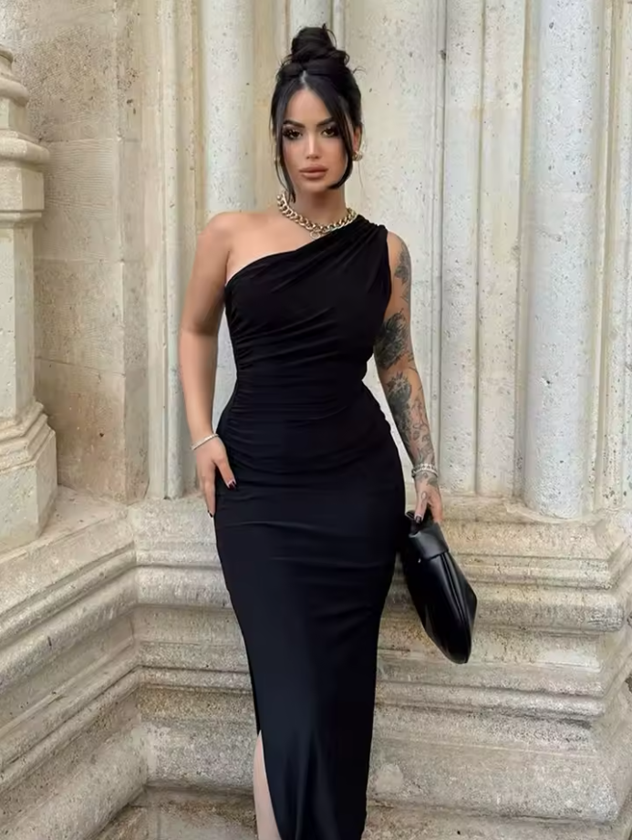 ROBE NOIR™ — ÉLÉGANCE ASYMÉTRIQUE