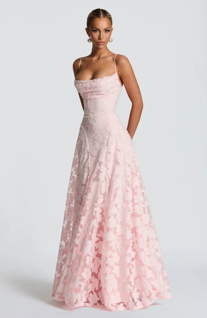 SOFIA | Robe longue en dentelle élégante