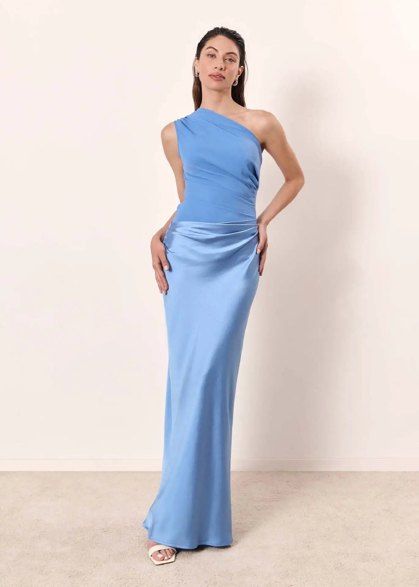 Luna™ | Robe longue en satin fendue