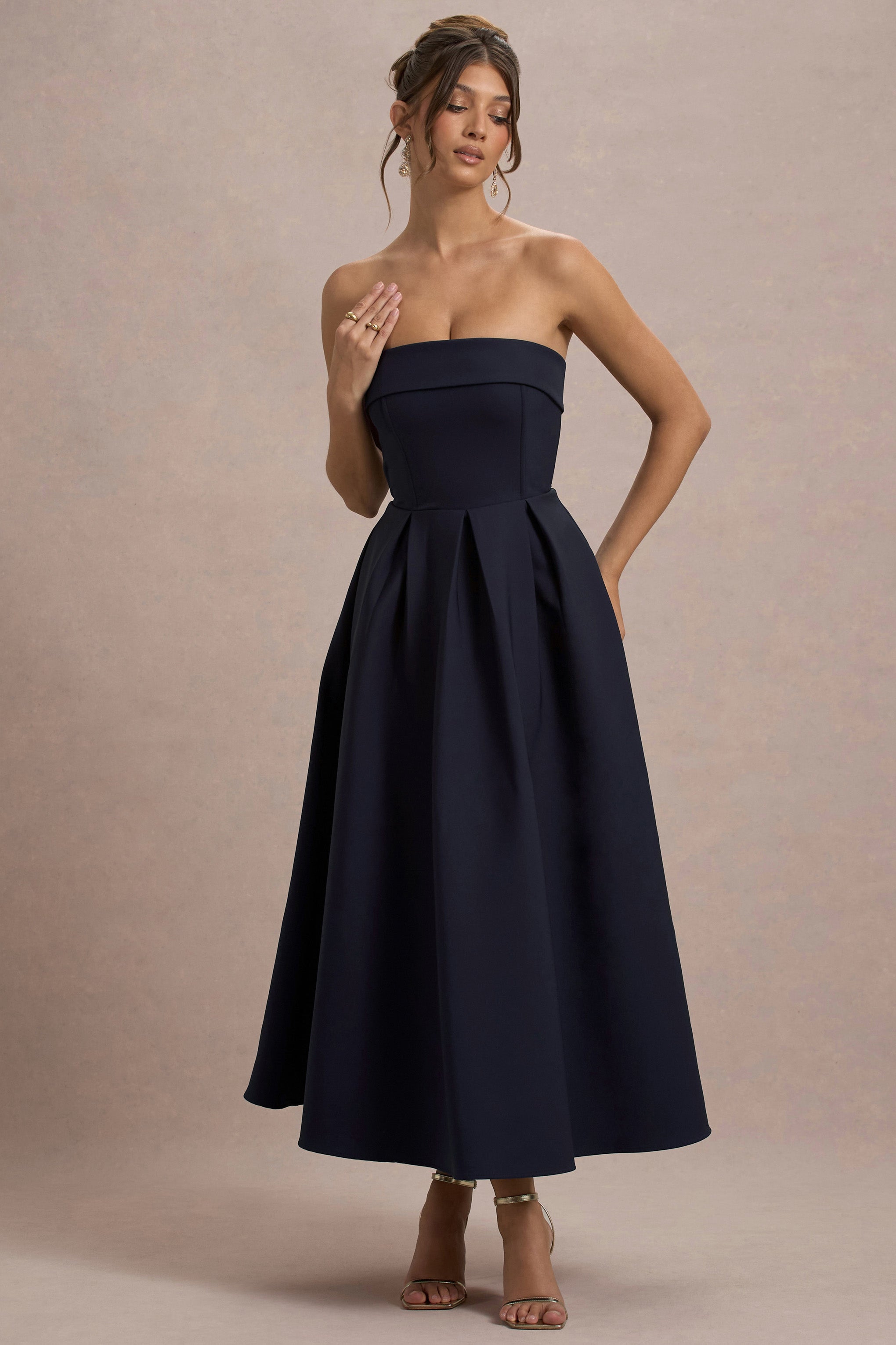 ANNE | Élégante robe midi avec décolleté dans le dos