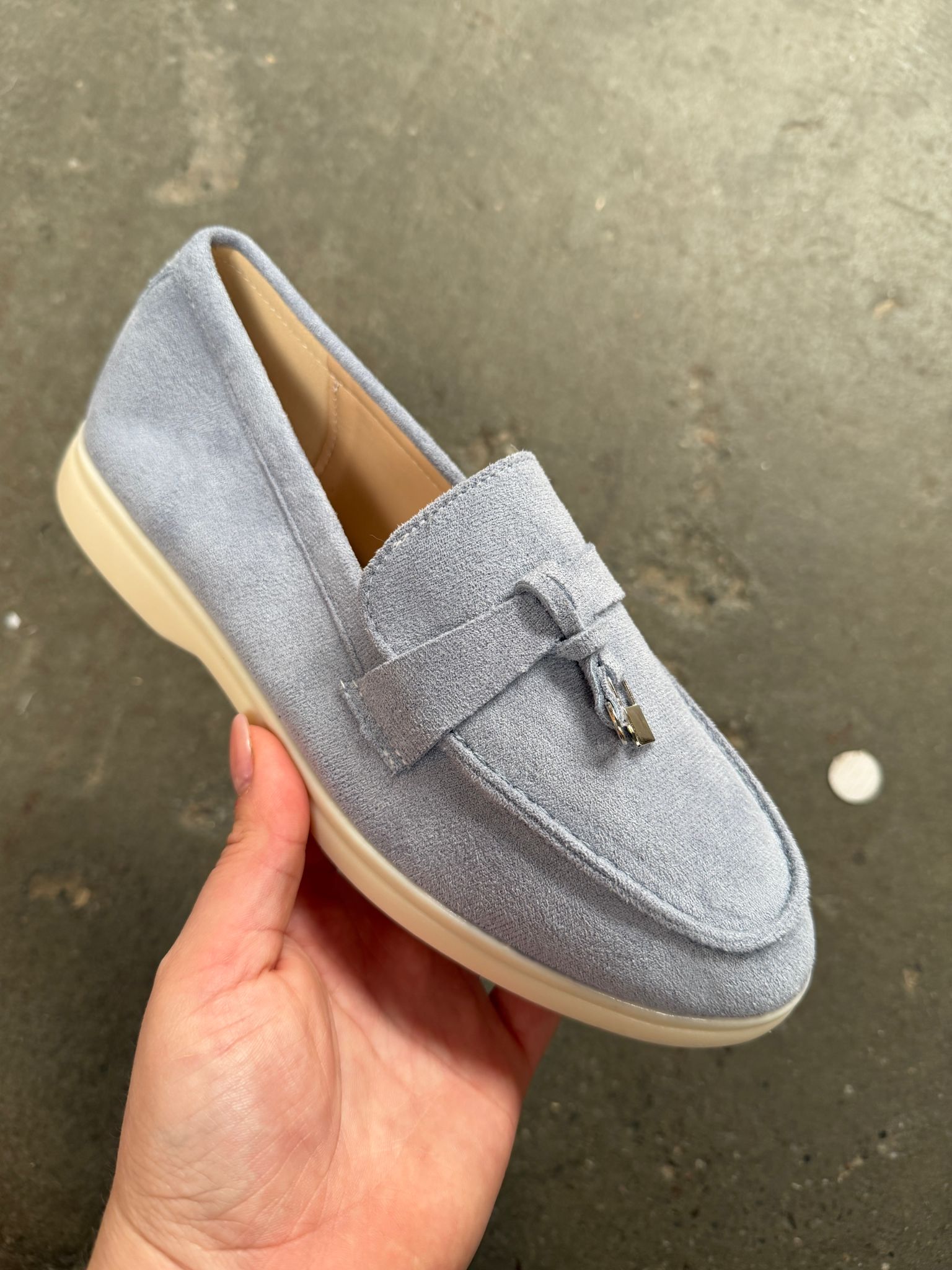 Mocasín Gris