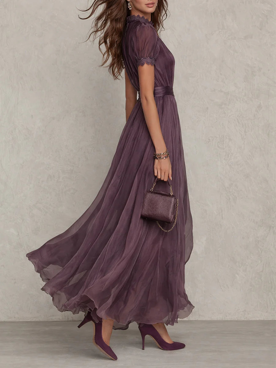 Flavia - Vestido largo morado con escote en forma de ojo de cerradura y ribete de encaje de gasa