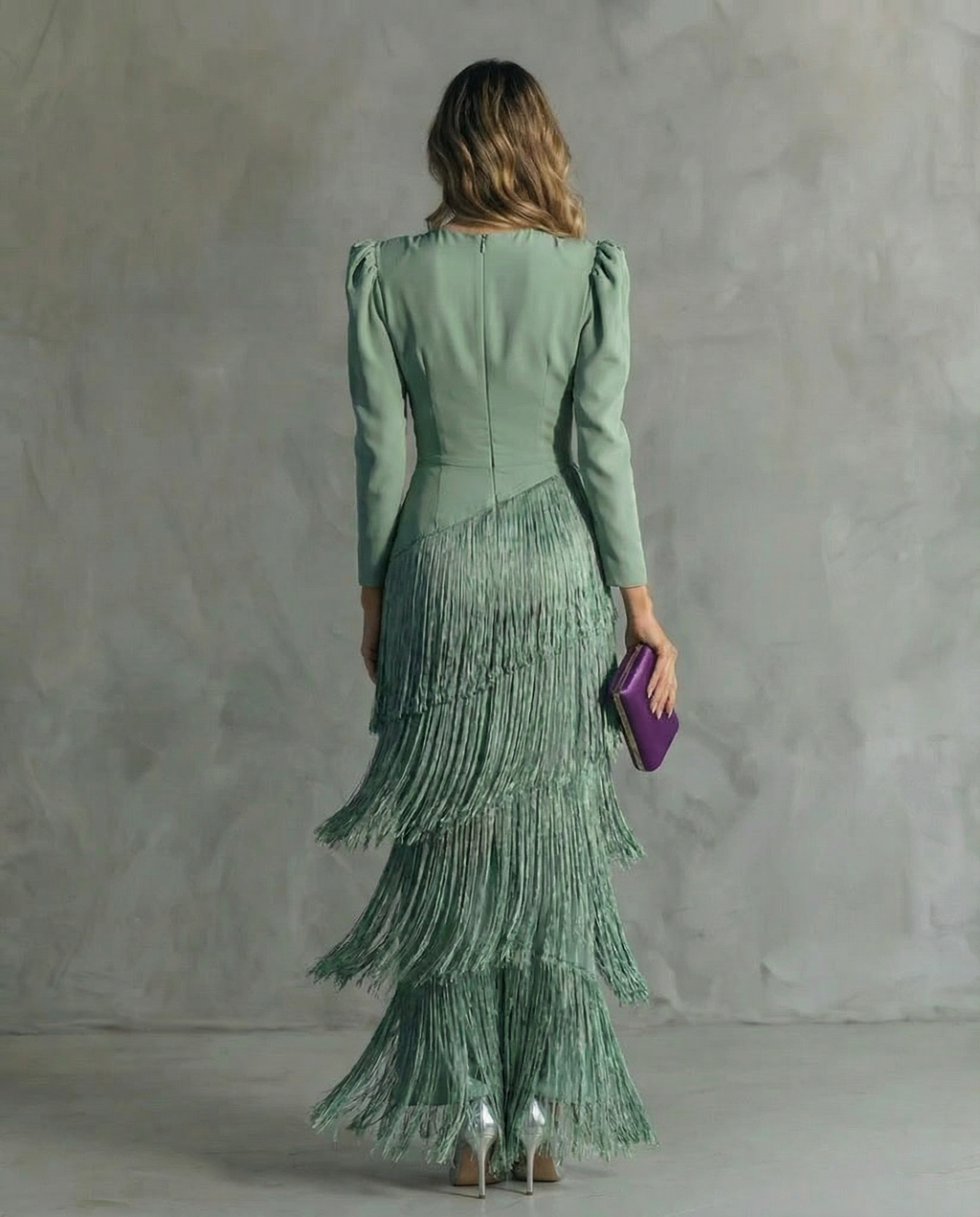 Alessia - Elegante vestido midi con mangas con flecos