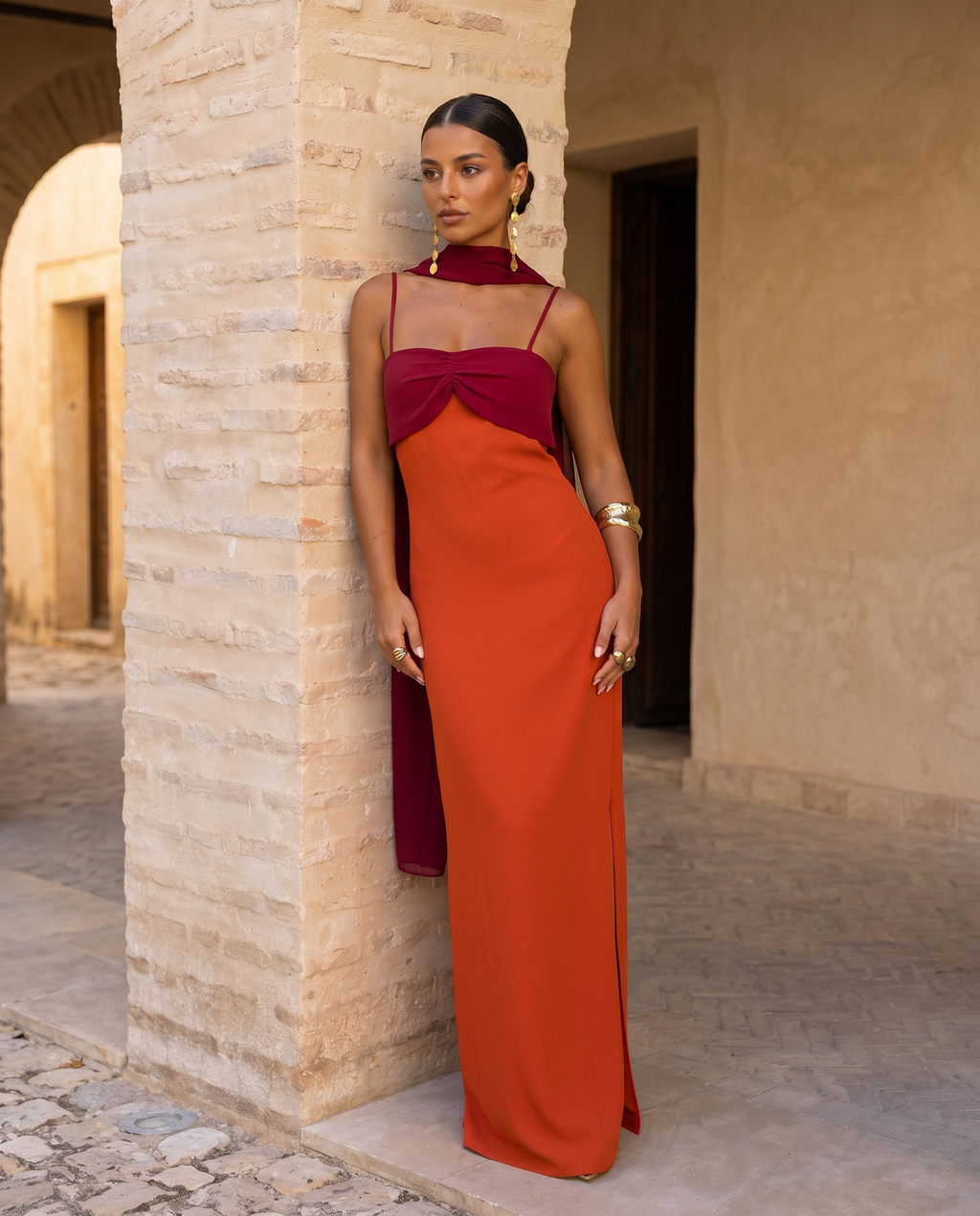 Sahara | Robe orange à encolure rouge