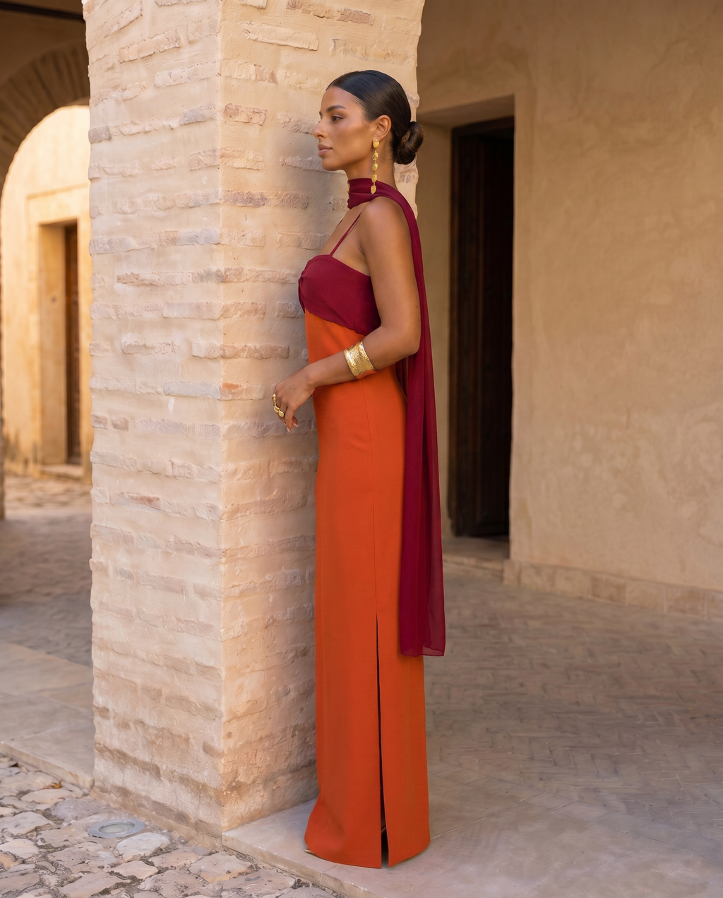 Sahara | Robe orange à encolure rouge