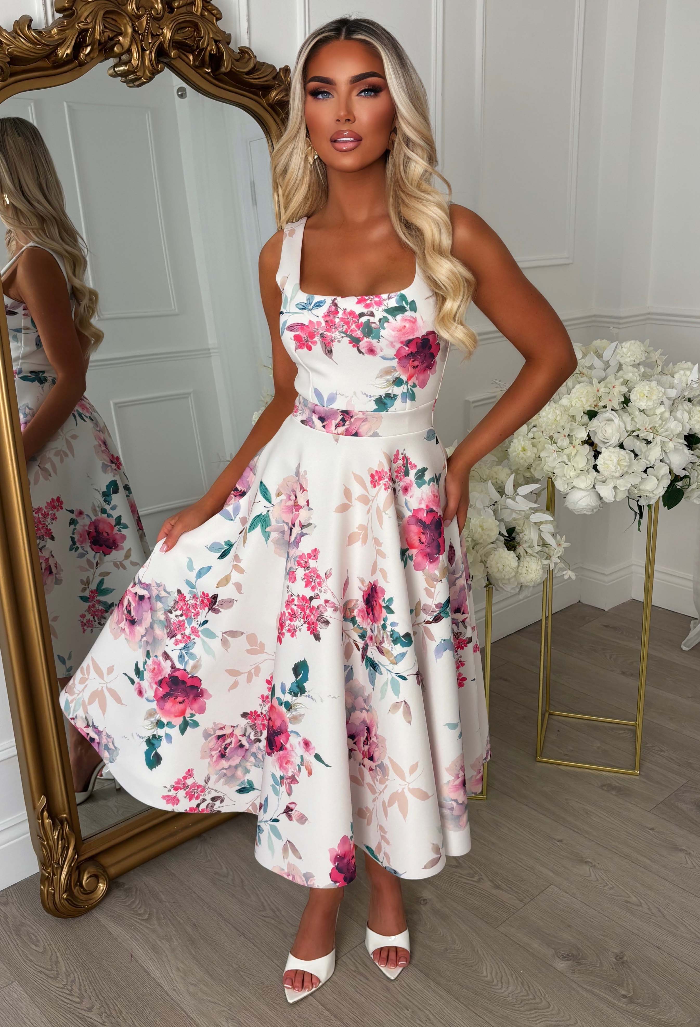 Robe mi-longue à jupe évasée à motif floral « Petal Whisper Pink