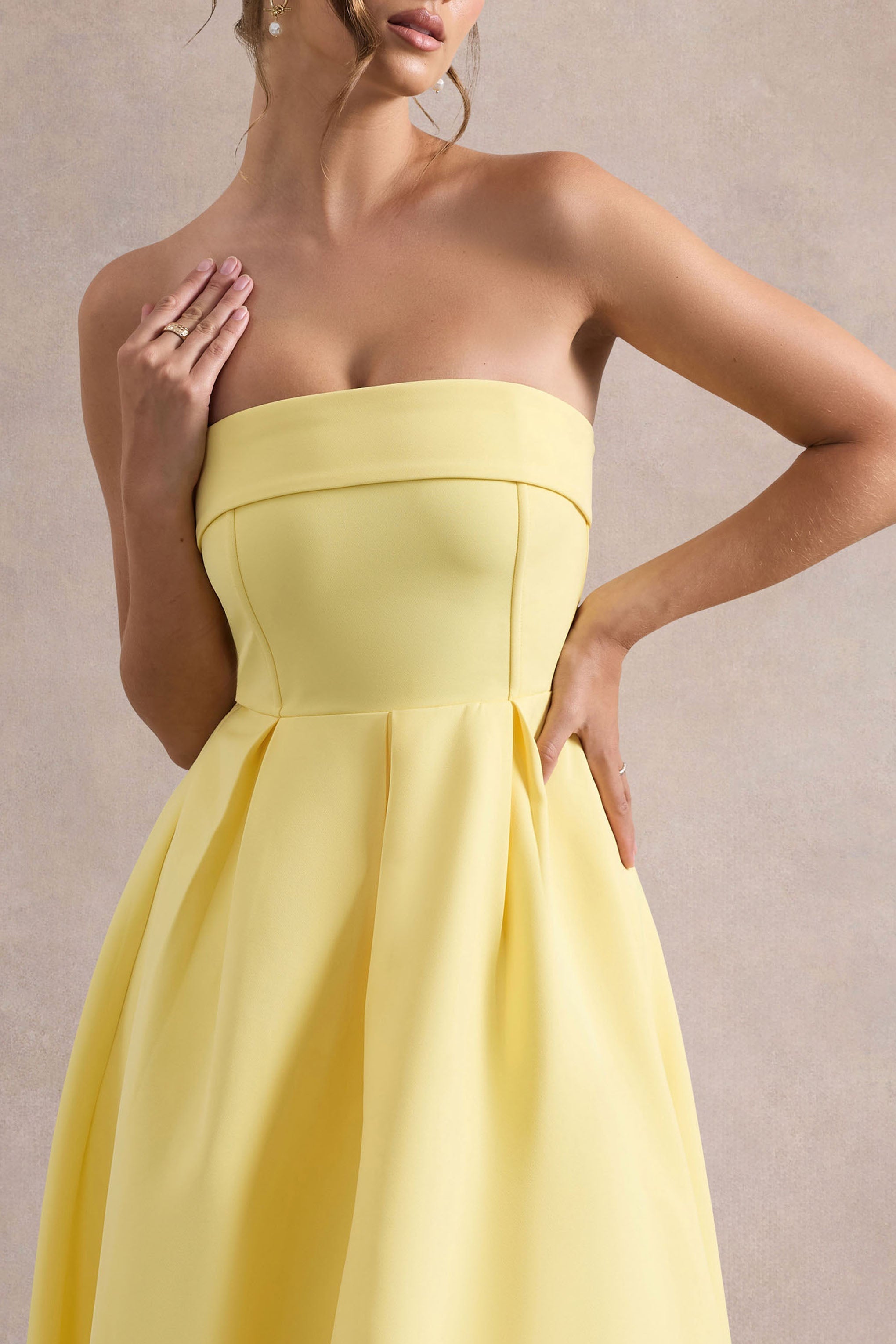 ANNE | Elegante vestido midi con escote a la espalda
